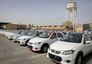 نوسان شدید قیمت کوییک R اتومات / بازار خودرو سرگردان میان رشد و افت +جدول‌قیمت