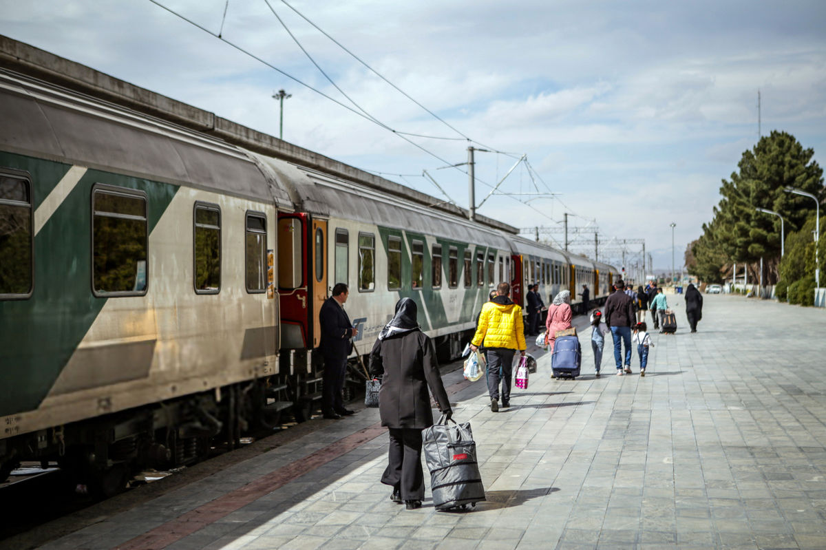 قطار تهران-وان از امروز به راه افتاد/ جزئیات سفر اعلام شد