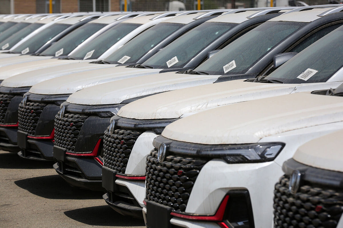 مشتریان خودرو سرگردان شدند / این طرح فروش خودرو هوا شد؟/ متهم کیست؟