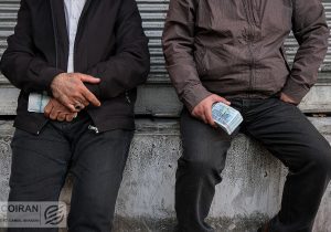 چرا سرخ‌پوشی بورس ادامه دارد؟ / بازار ارز تحت تأثیر خبر میانجی‌گری روسیه