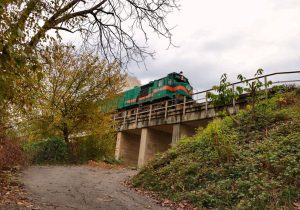 تجارت ایران و چین روی ریل توسعه ؛‌ بندر خشک آپرین میزبان قطار کانتینری