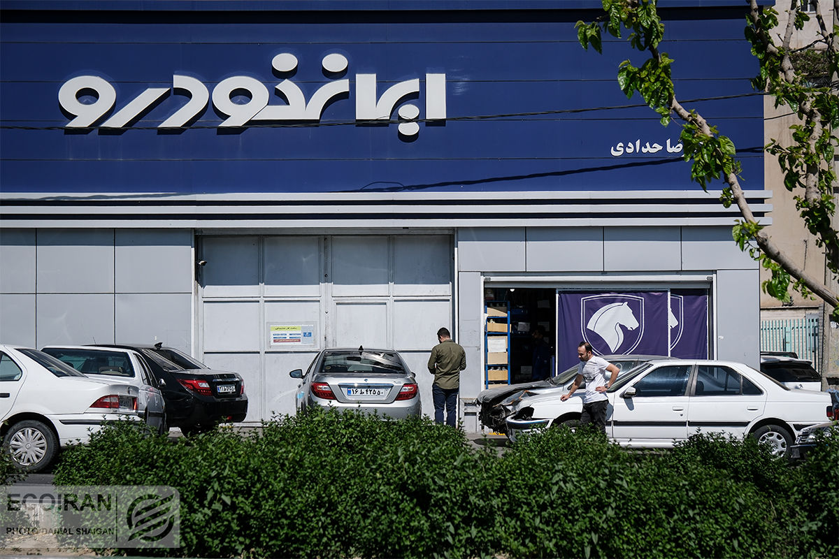 ایران خودرو سر دوراهی توقف تولید و بروزرسانی قیمت