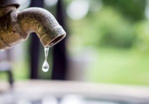 توزیع  آب پاکتی دروغ است/ توضیح آبفا درباره تصویر منتشر شده