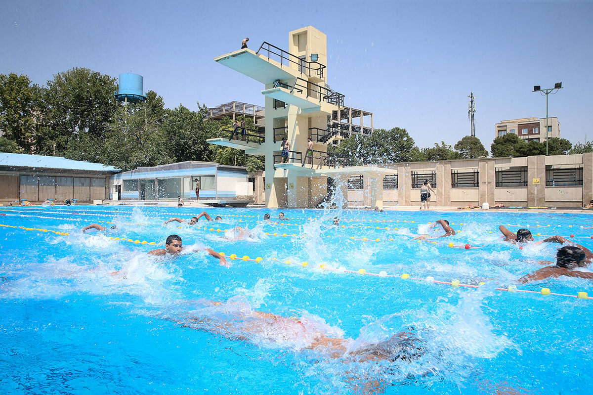 مسمومیت دسته‌جمعی در استخر همدان