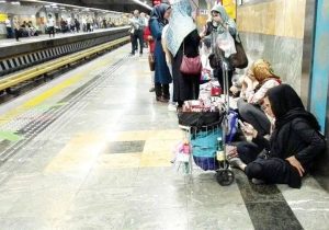ممنوع شد؛ دست‌فروشی اتباع خارجی در مترو