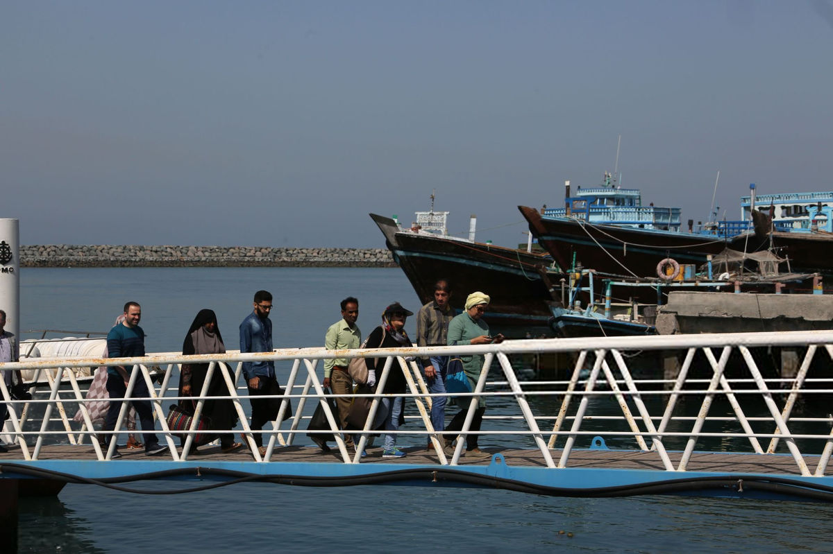 حرکت نخستین شناور زائران اربعین در مسیر دریایی خرمشهر ـ بصره