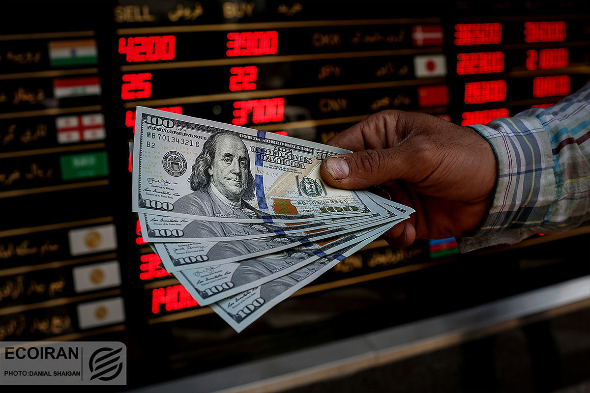 سایه رکود سنگین‌تر شد؛ سهام و دلار خلاف یکدیگر حرکت می‌کنند