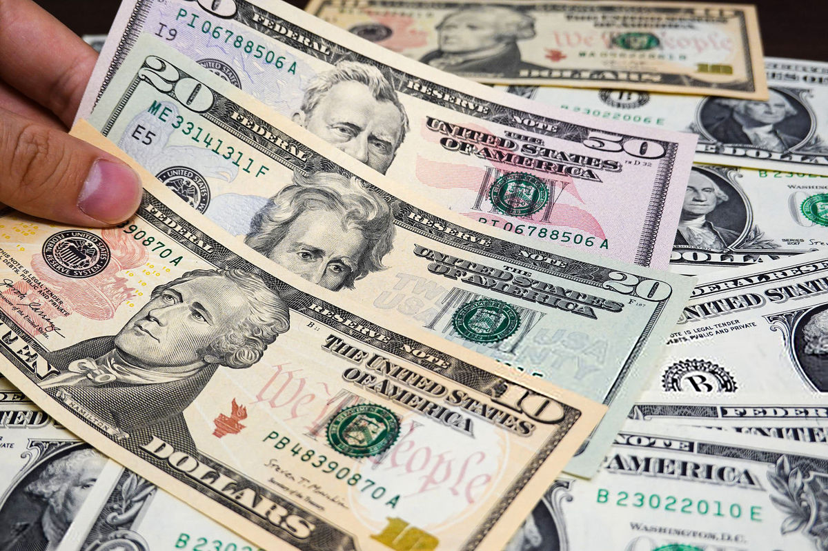 قیمت دلار و یورو در مرکز مبادله ایران؛ شنبه ۱۸ مرداد