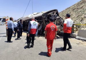 مصدومیت ۱۳ نفر بر اثر واژگونی ون زائران اربعین