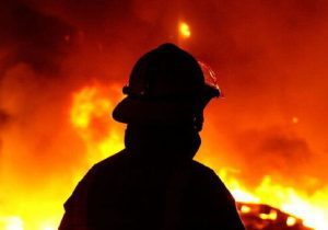 وقوع آتش‌سوزی در خیابان پیروزی تهران