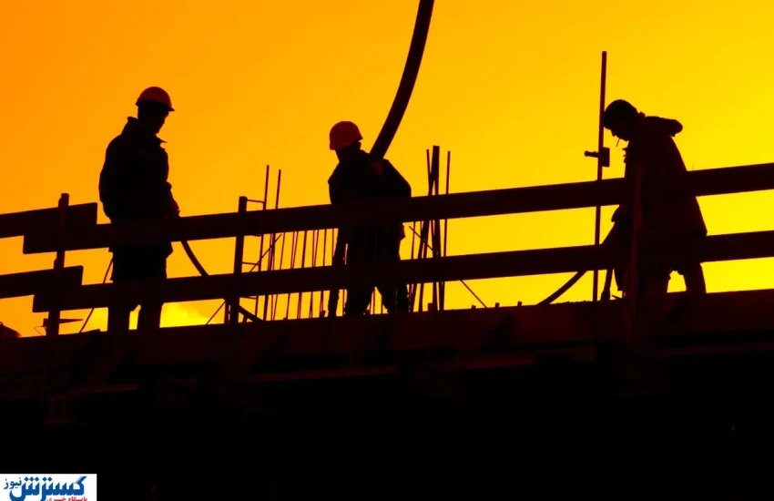 اعتراض مقابل ریاست جمهوری؛ پیمانکاران باید بروند!